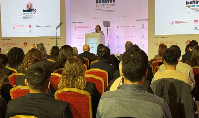 Bakan Mahinur Özdemir Göktaş: "Otizmli çocuklara ve ailelerine desteklerimizi artıracağız''