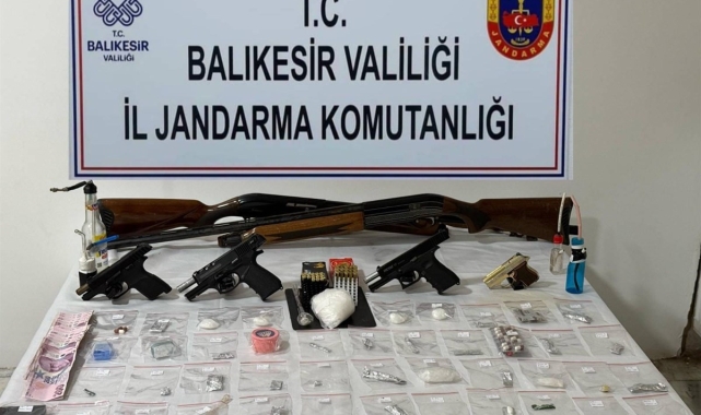 Balıkesir'deki uyuşturucu ticareti operasyonunda 5 şüpheli gözaltına alındı
