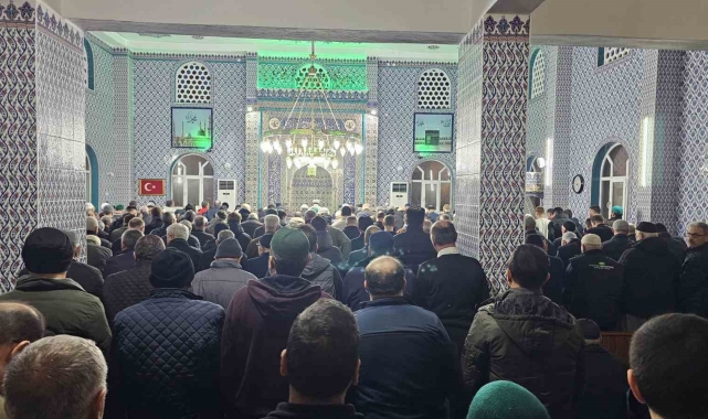 Bandırma'da ilk teravih namazı kılındı