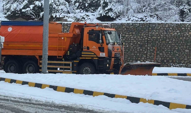 Bartın'da kar 5 köy yolunu ulaşıma kapattı