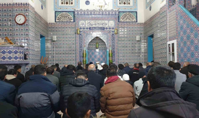 Başkale'de Ramazan ayının ilk teravih namazı kılındı