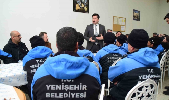 Başkan Ercan Özel, temizlik işçileriyle bir araya geldi