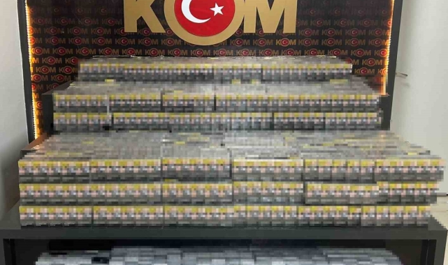 Batman'da 'dur' ihtarına uymayan araçtan 8 bin paket kaçak sigara ele geçirildi