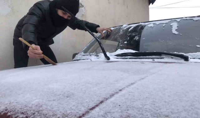 Bayburtlu vatandaşın soğukla imtihanı: "İsyan etmiyoruz ama biz de Antalyalı vatandaşlar gibi sıcak hava görseydik"