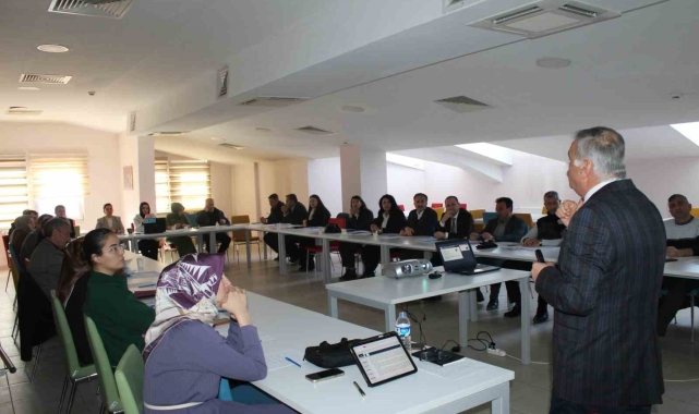 Bayburt&#039;ta ailenin korunması ve güçlendirilmesi konulu toplantı yapıldı