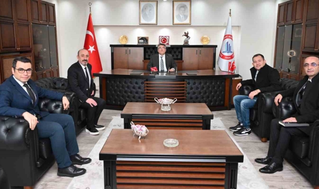 BEÜ Rektörü Özölçer, akademisyenleri ve doktora öğrencisini ağırladı