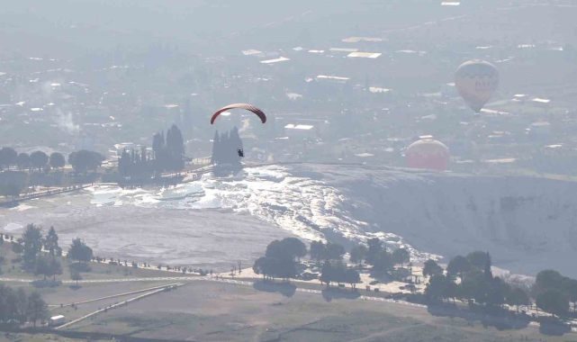 Beyaz cennet Pamukkale'yi gökyüzünden izleten turlar ilgi görüyor
