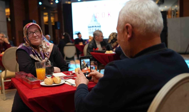 Beyoğlu'nda 50. yılını dolduran çiftlere 14 Şubat sürprizi