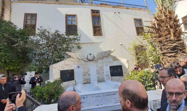 Bilal Erdoğan, cuma namazını Emevi Camii'nde kıldı