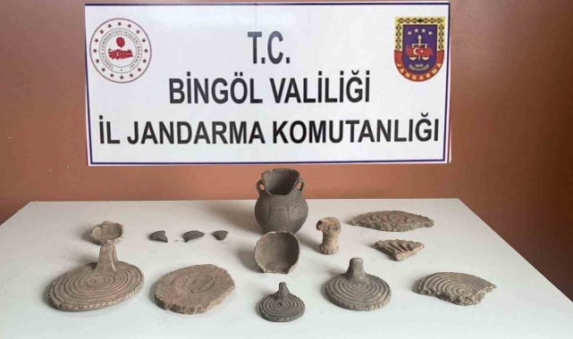 Bingöl'de tarihi eser niteliğinde çömlek parçaları ele geçirildi