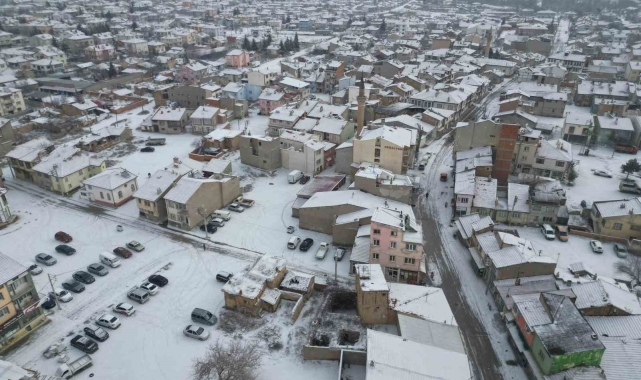 Bolvadin kar yağışı sonrası beyaza büründü