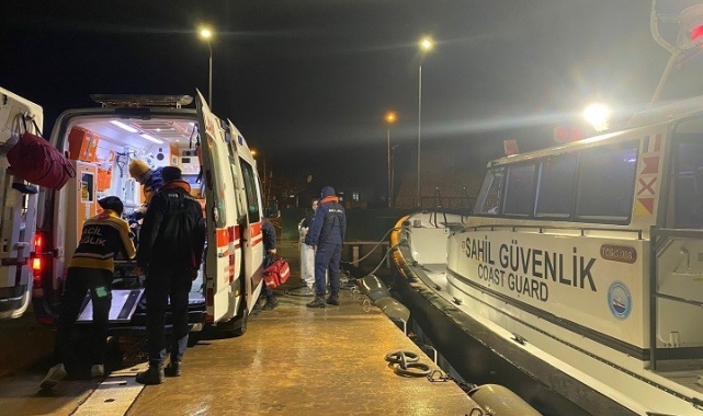 Bozcaada'da rahatsızlanan vatandaş Sahil Güvenlik ekiplerince tahliye edildi