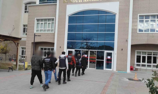 Burdur'da 8 uyuşturucu şüphelisi tutuklandı