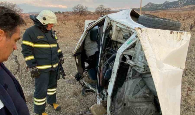 Burdur'da kontrolden çıkan otomobil takla atıp şarampole devrildi: 2 yaralı