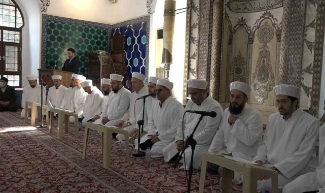 Bursa'da 20 din görevlisi, Tashih-i Huruf Kursu mezuniyet belgelerini aldı