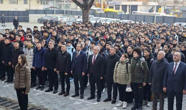 Bursa'da 2024-2025 eğitim öğretim yılı açılış programı Demirtaşpaşa Mesleki ve Teknik Anadolu Lisesi'nde gerçekleşti.