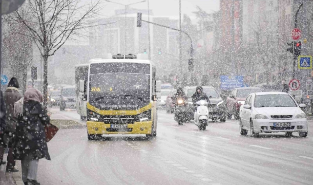 Bursa'da eğitime kar tatili