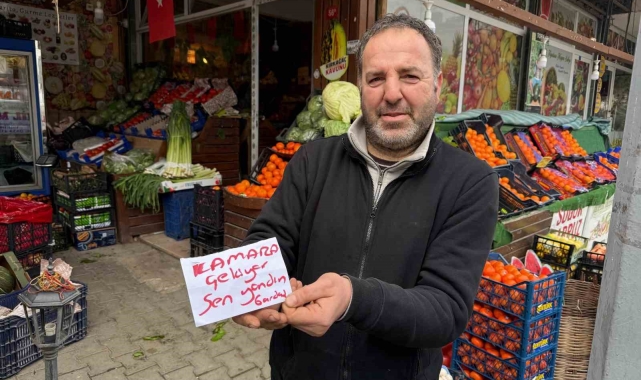 Büyükçekmece'de manavdan, iş yerine dadanan hırsıza ilginç uyarı yazısı