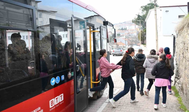 Büyükşehir, öğrenciler için seferber oldu