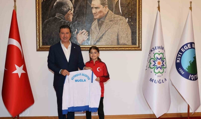Büyükşehir Sporcusu Masa Tenisi'nde dünya dördüncülüğüne yükseldi