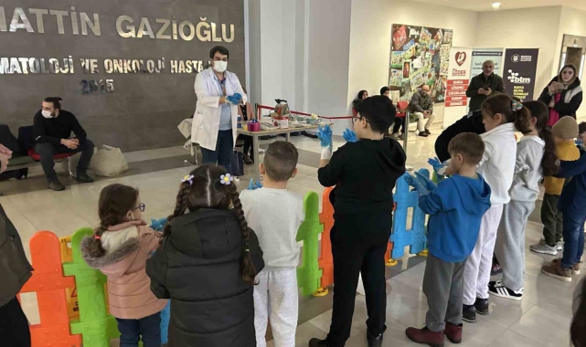Büyükşehir'den tedavi gören çocuklara moral