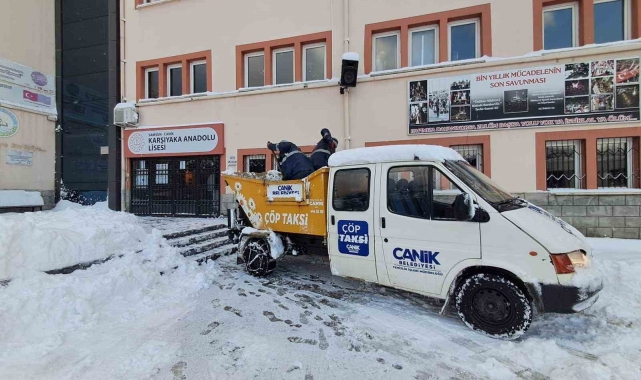 Canik&#039;te ekipler, MSÜ sınavı için karla mücadeleyi hızlandırdı
