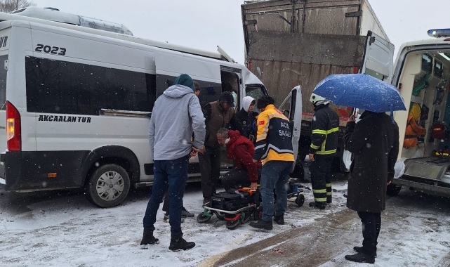 Çaycuma'da kar ve buz kazaya neden oldu