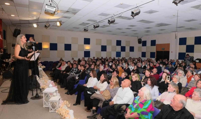 Çeşme TSM Korosu, 30. yılını unutulmaz bir konserle kutladı