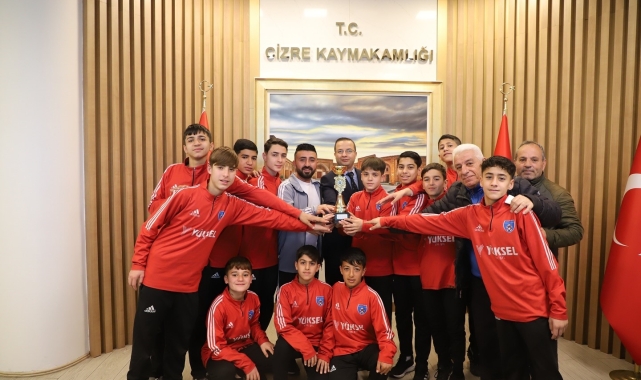 Cizre Kaymakamı Ahmet Vezir Baycar, şampiyon takımı ağırladı