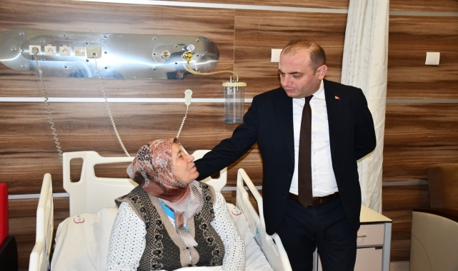 Çorum'da 72 yaşındaki kadın kornea nakliyle 50 yıl sonra yeniden görmeye başladı