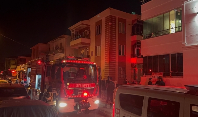 Çorum'da bir evde çıkan yangında 4 kişi dumandan etkilendi