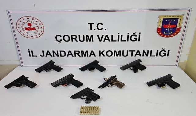 Çorum'da yasa dışı silah ticareti yaptığı belirlenen zanlı tutuklandı