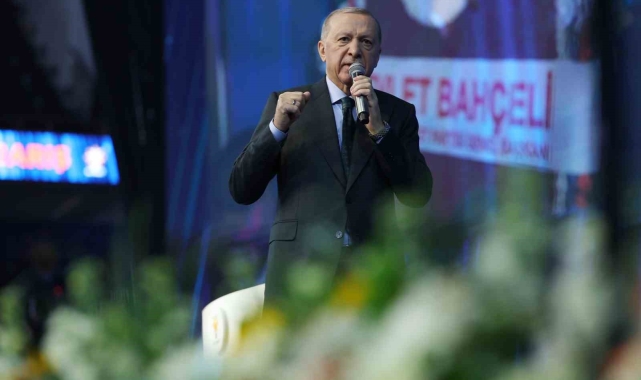 Cumhurbaşkanı Erdoğan: "Vatandaşlarımız muhalefetin içler acısı halini gördükçe yönünü bize dönüyor"