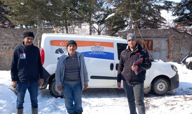 Damızlık Birliği personelini kar durdurmadı, hizmetler devam etti