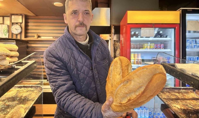 Dar gelirlinin dostu esnaf, 200 gram ekmeği 7 buçuk TL'ye satıyor