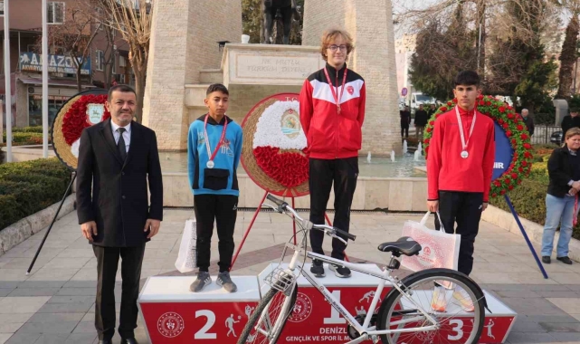 Denizli'de Atatürk Yol Koşusu yapıldı