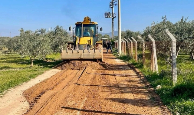 Didim'de yol yapım çalışmaları sürüyor