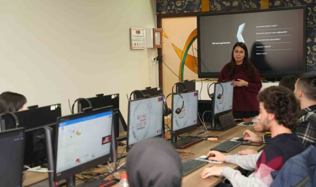 'Dijital Gençlik Merkezi' gençlerin geleceğine yön veriyor