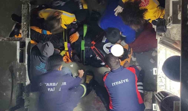 Diyarbakır'da inşaatta asansör boşluğuna düşen işçi yaralandı