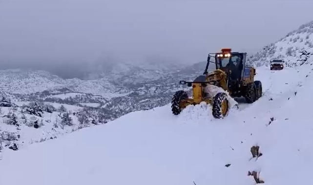 Diyarbakır'da kar nedeniyle kapanan 129 kilometrelik yol ulaşıma açıldı