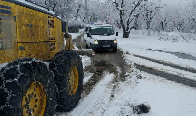 Diyarbakır'da kardan kapanan 439 kilometrelik yol ulaşıma açıldı