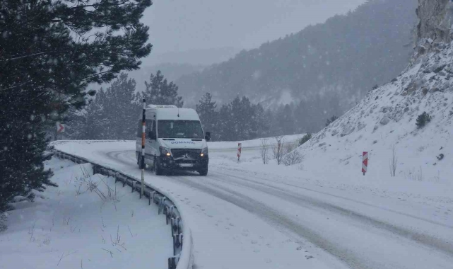 Domaniç Kocayayla geçidinde kar kalınlığı 40 santimetreye ulaştı