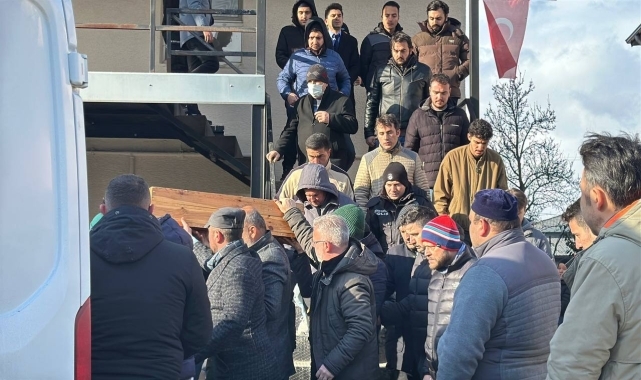 Düzce'de babasının park etmeye çalıştığı aracın altında kalan çocuk hayatını kaybetti