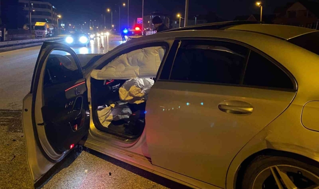 Düzce'de bariyere çarpan otomobilin sürücüsü yaralandı