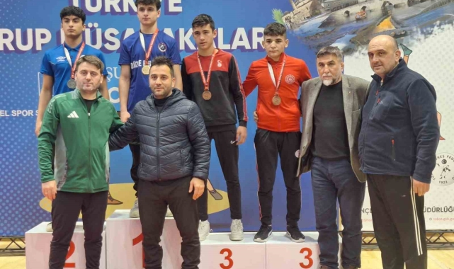 Düzceli güreşçiler takım halinde 4. oldular
