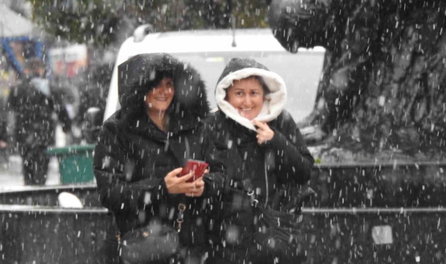 Edirne'de kar yağışı şehir merkezine ulaştı