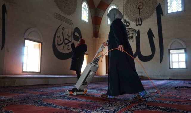 Edirne'deki tarihi camilerde Ramazan hazırlıkları başladı