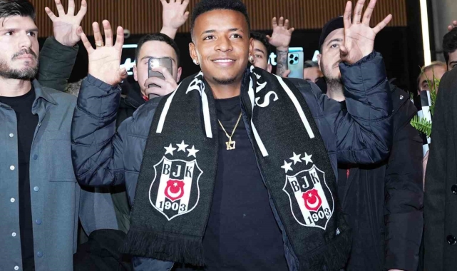 Ekvadorlu gazeteci Gustavo Villacreses, Keny Arroyo'yu anlattı