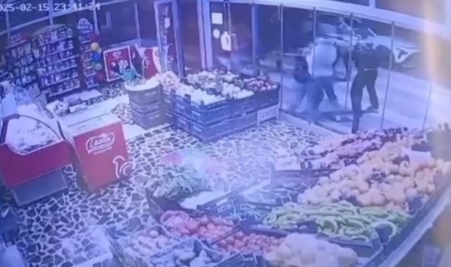 Elazığ'da bıçaklı kavga güvenlik kamerasına yansıdı