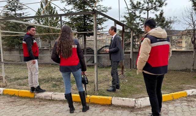 Emet'te eğitim ve tarımı bir arada yürüten okulda bilgilendirme çalışması